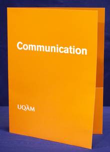 Pochette en carton 9x12' jaune UQAM Communication